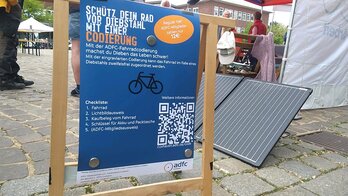 Fahrrad vor Diebstahl schützen mit einer Codierung - ADFC Cuxhaven - Fabian Rennebeck Fahrrad vor Diebstahl schützen mit einer Codierung