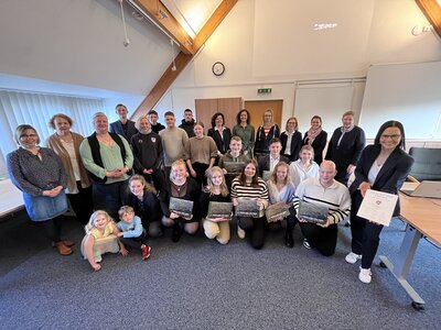 Jugendvertreter mit Gewinnern