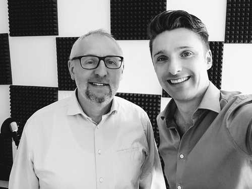 16 Dezer... wie schreibt man das? Martin Döscher verrät Matthias Wittschieben, was ein Dezernent ist, was er so treibt, welche Aufgaben ein Stadtrat hat und warum seine Schauspielerkarriere ab Sommer auf Eis liegt.
