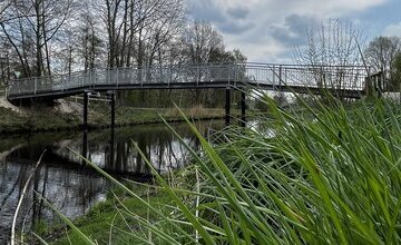 Fußgängerbrücke über den Beerster Kanal