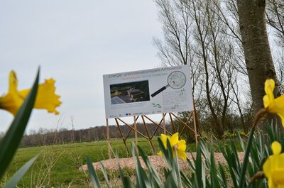 Bauschild an der Holzurburger Straße