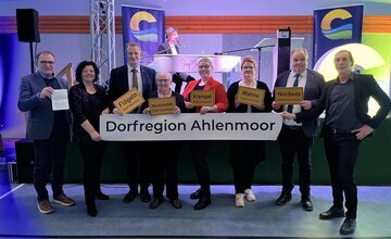 Vertreterinnen und Vertreter aus Geestland und Land Hadeln mit Lienhard Varoga vom ArL