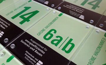 Grüne Hausnummer