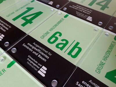 Grüne Hausnummer