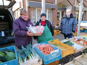 Anke Tietje steht an diesem Vormittag zum letzten Mal hinter ihrem Stand