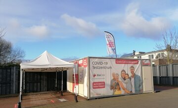 Corona-Testzentrum auf dem LIDL-Parkplatz