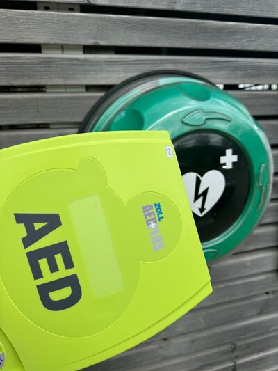 Defibrillator
