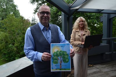 Thorsten Krüger und Britta Murawski freuen sich