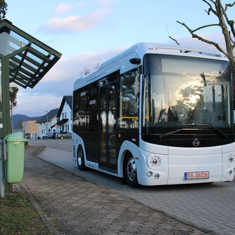 Autonomer Bus
