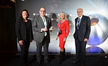 Vertreter der Stadt Geestland mit Nachhaltigkeitspreis