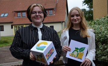 Die Jugendvertreterinnen Hannah Kreuzer (links) und Davina Weidner