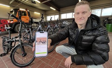 Laurin Erdmann stellt Buchungsplattform vor