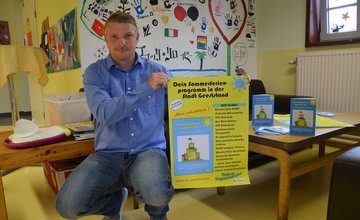 Stadtjugendpfleger Dennis Rösner mit dem Sommerferienprogramm