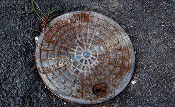 manhole-cover-gf1522c318_1920