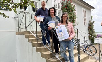 Stadtjugendpfleger Dennis Rösner (von links), Bürgermeisterin Gabi Kasten und KUBE-Leiterin Simone Döscher